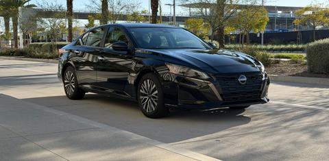Nissan Altima 2025