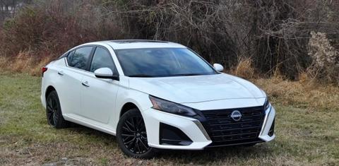 Nissan Altima 2025