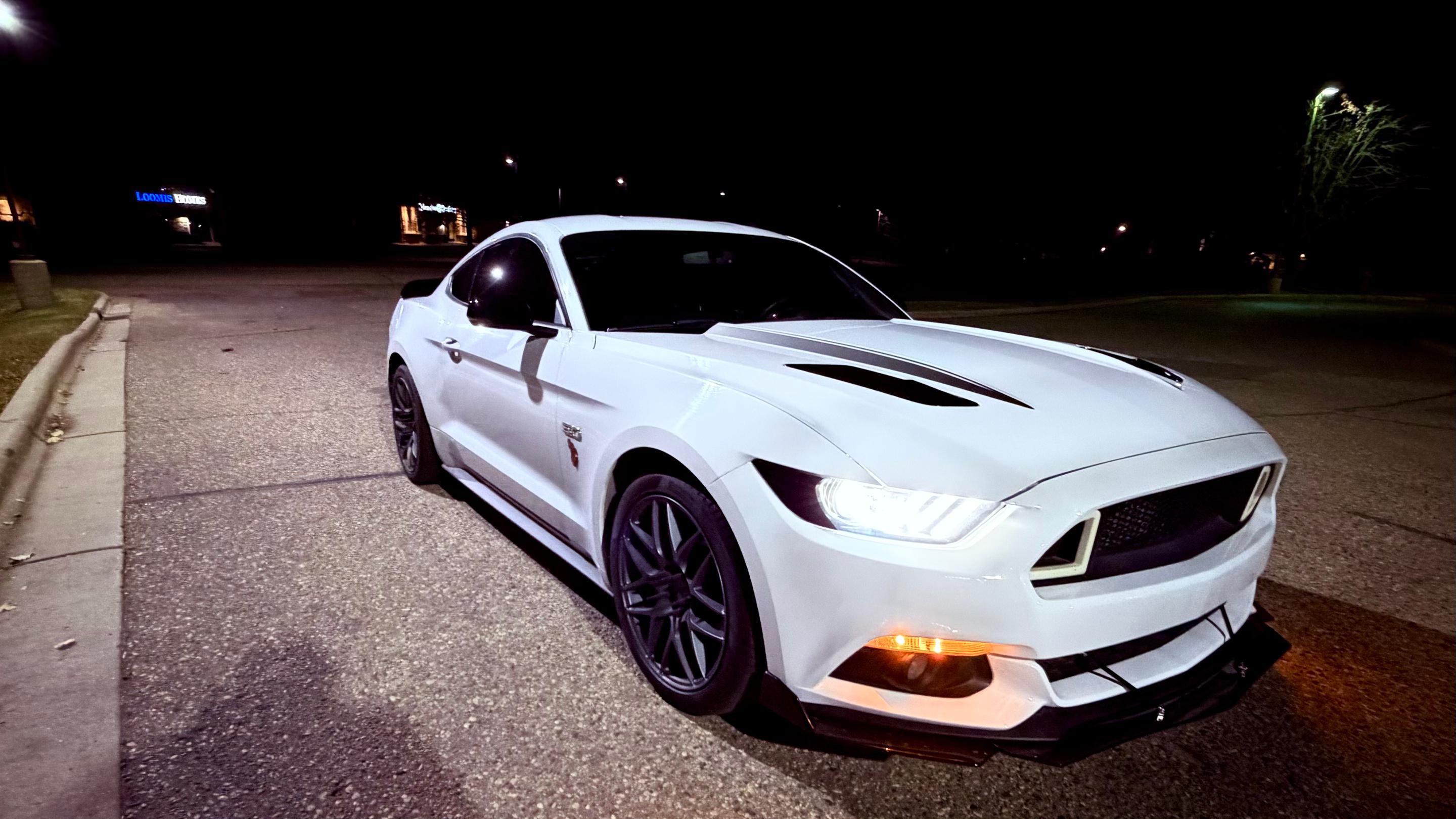 Ford Mustang 2016 in Chaska, MN