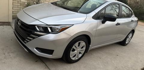 Nissan Versa 2024
