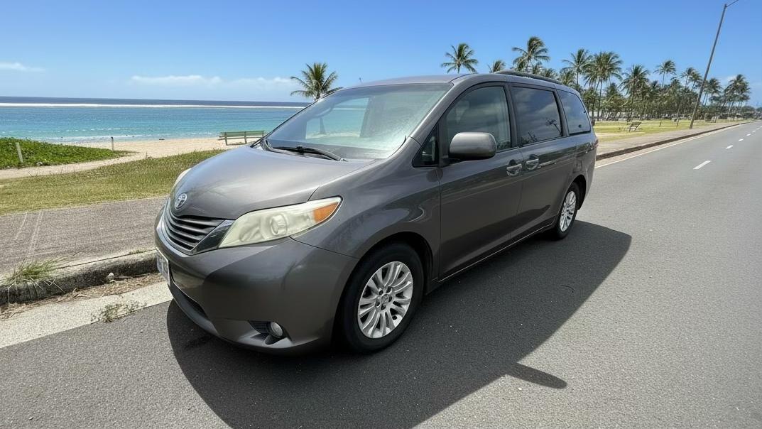 Toyota Sienna 2014 in Honolulu, HI