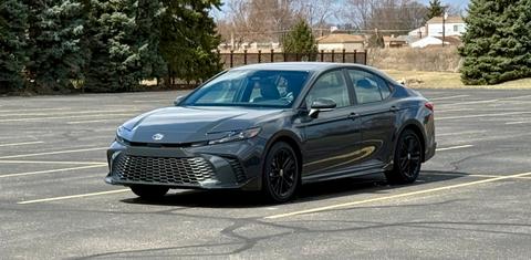 Toyota Camry Hybrid 2025