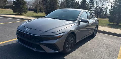 Hyundai Elantra 2024