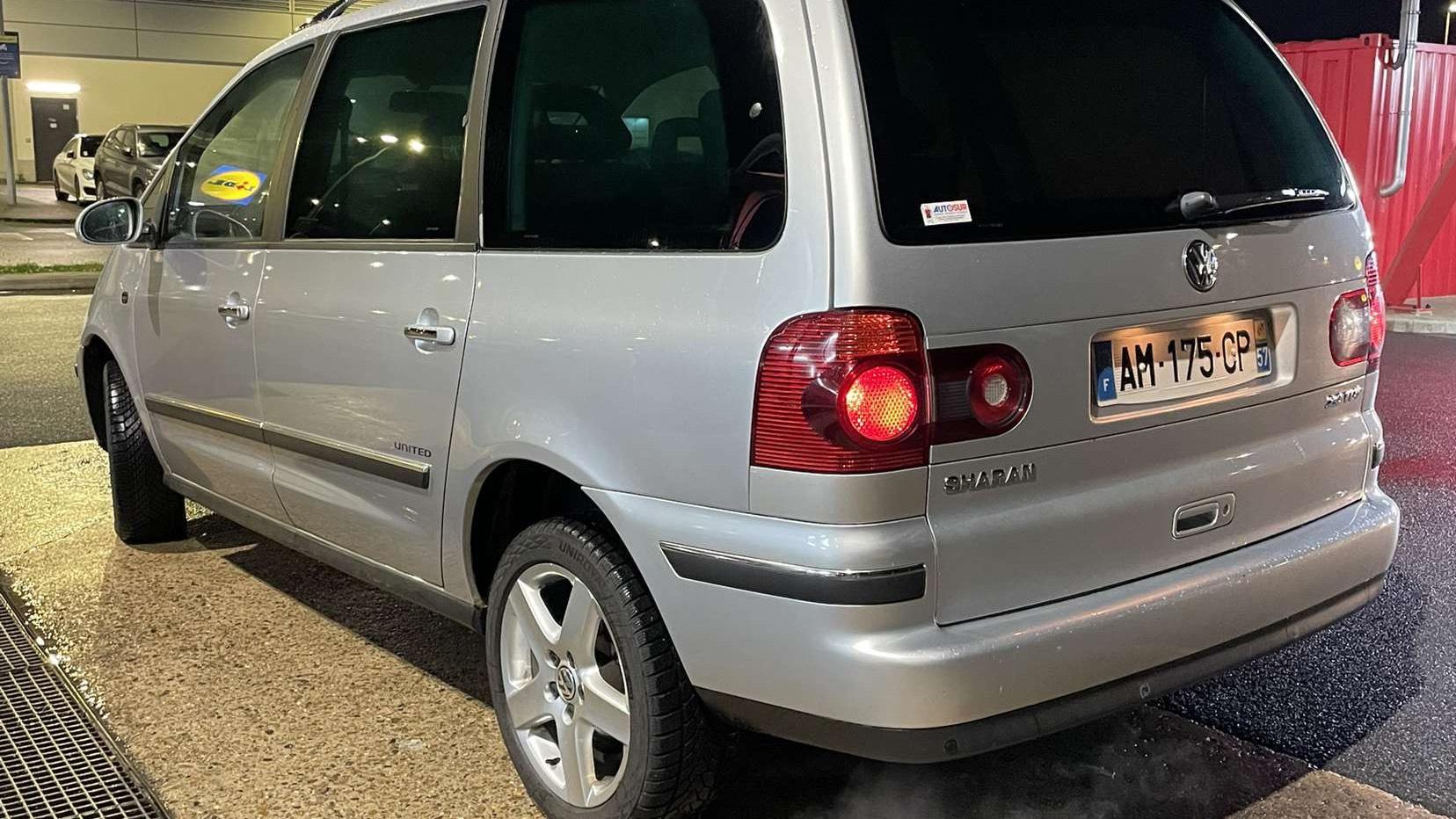 Volkswagen SHARAN 2010 in Prévillers