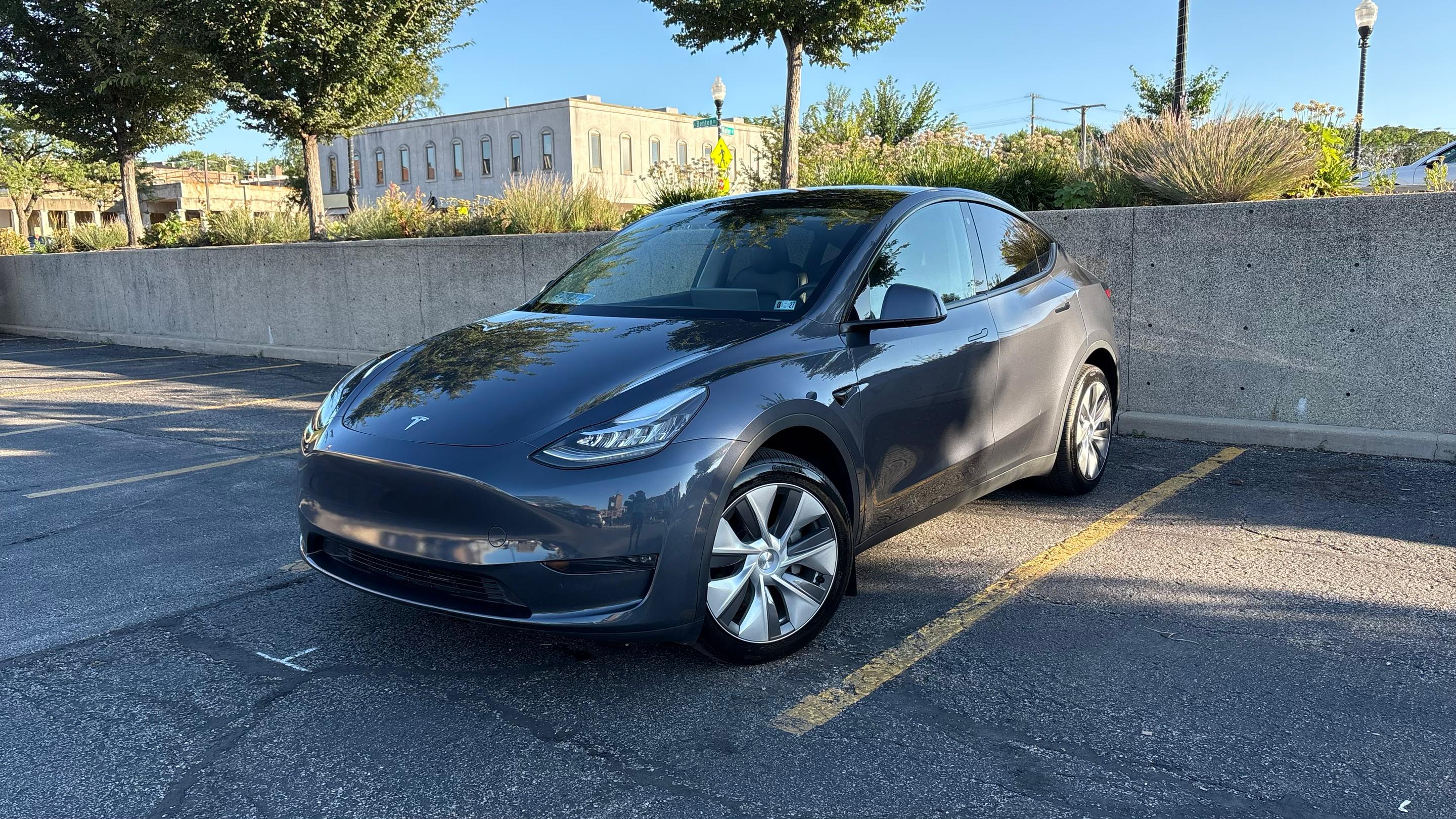 Tesla Model Y 2023 in Aurora, IL