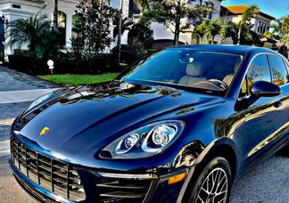 Porsche Macan car