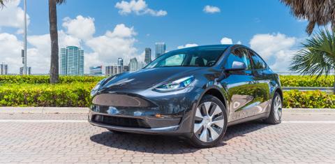 Tesla Model Y 2024