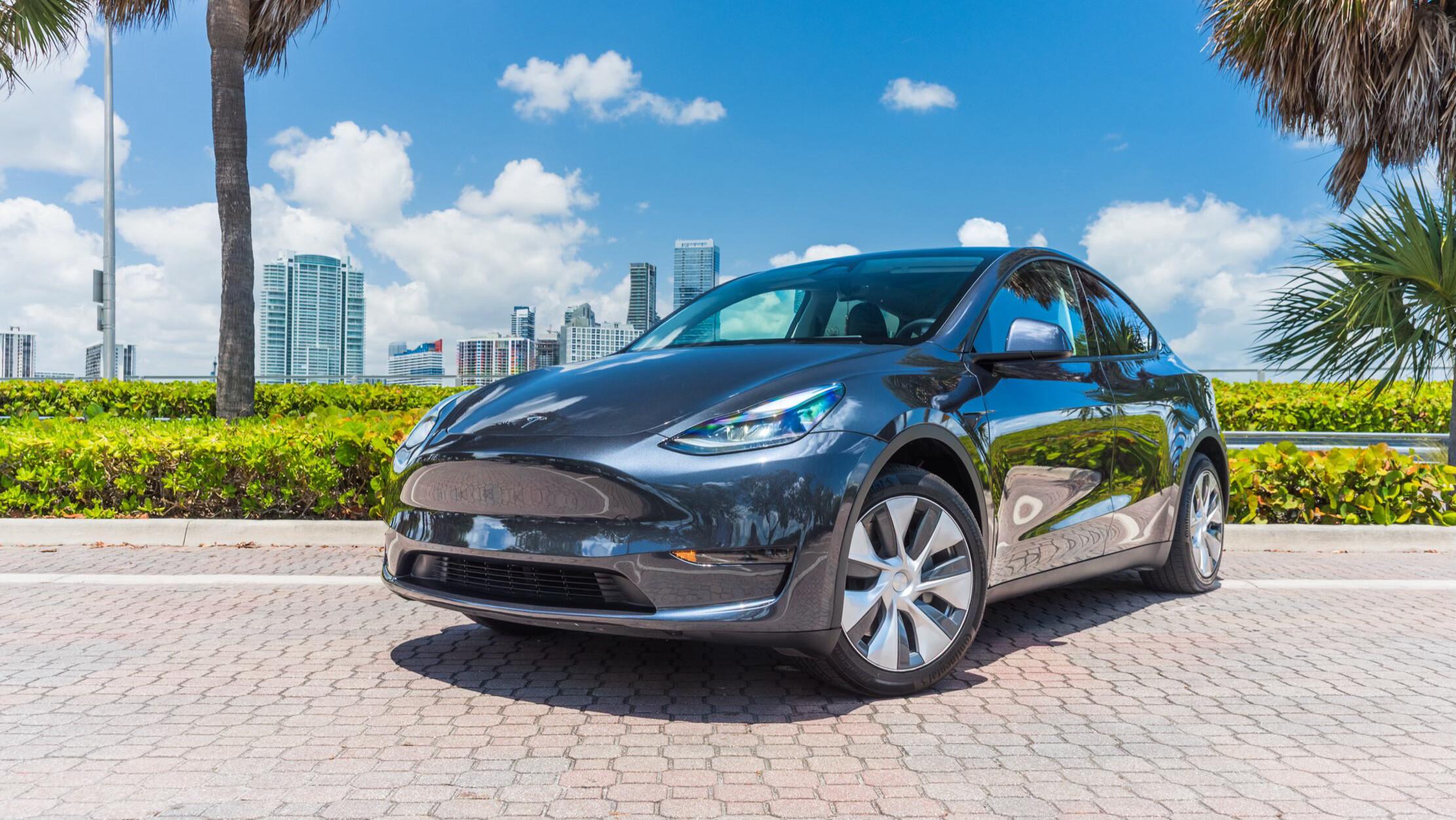 Tesla Model Y 2024 in Miami, FL