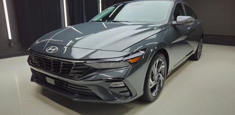 Hyundai Elantra 2025