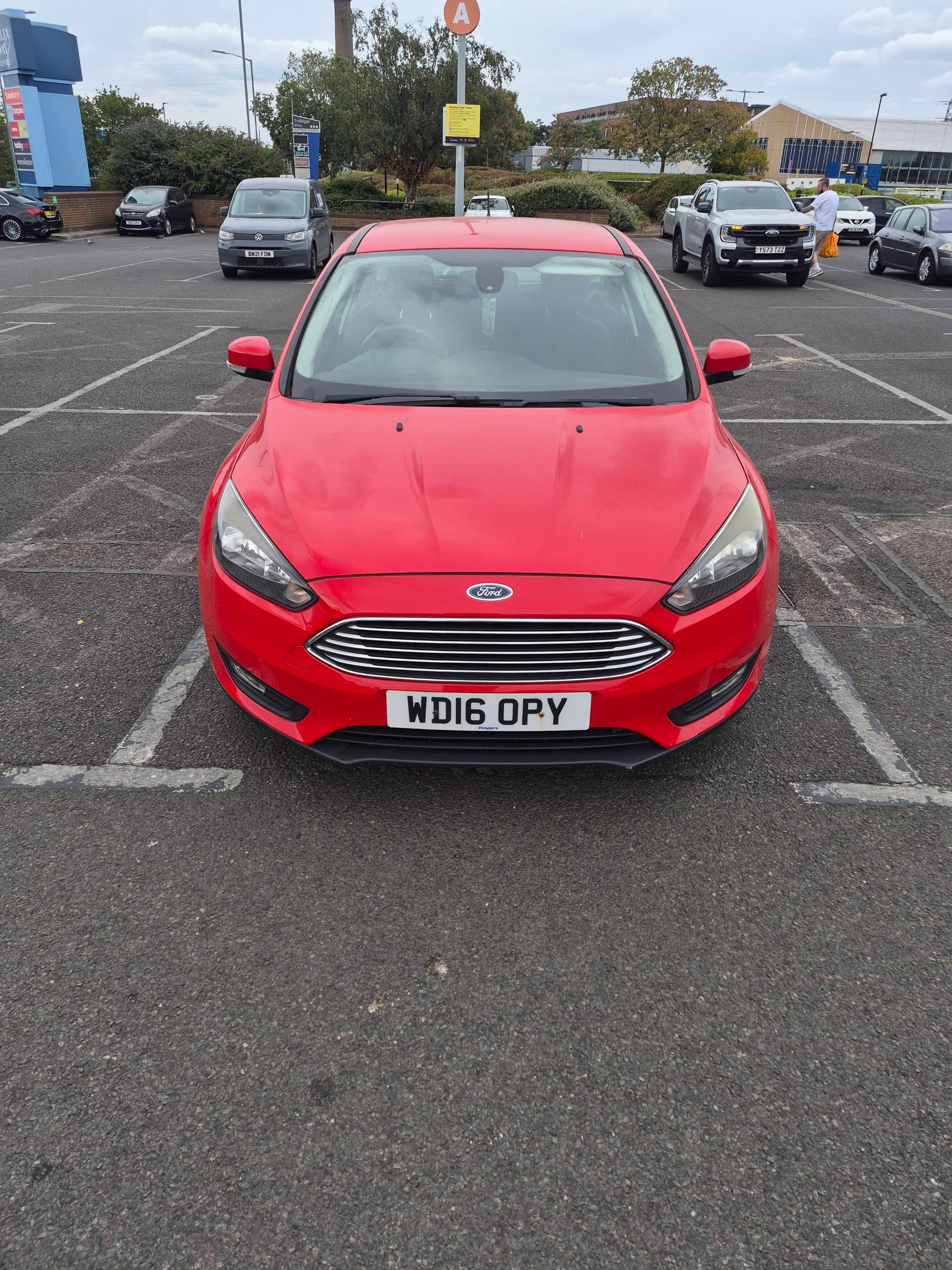 Ford Focus 2016 in Purley