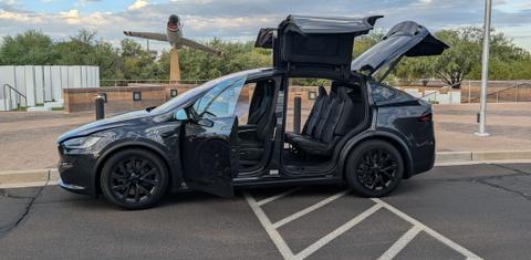 Tesla Model X 2024