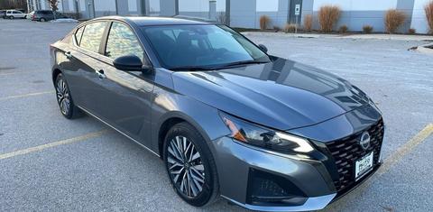 Nissan Altima 2025