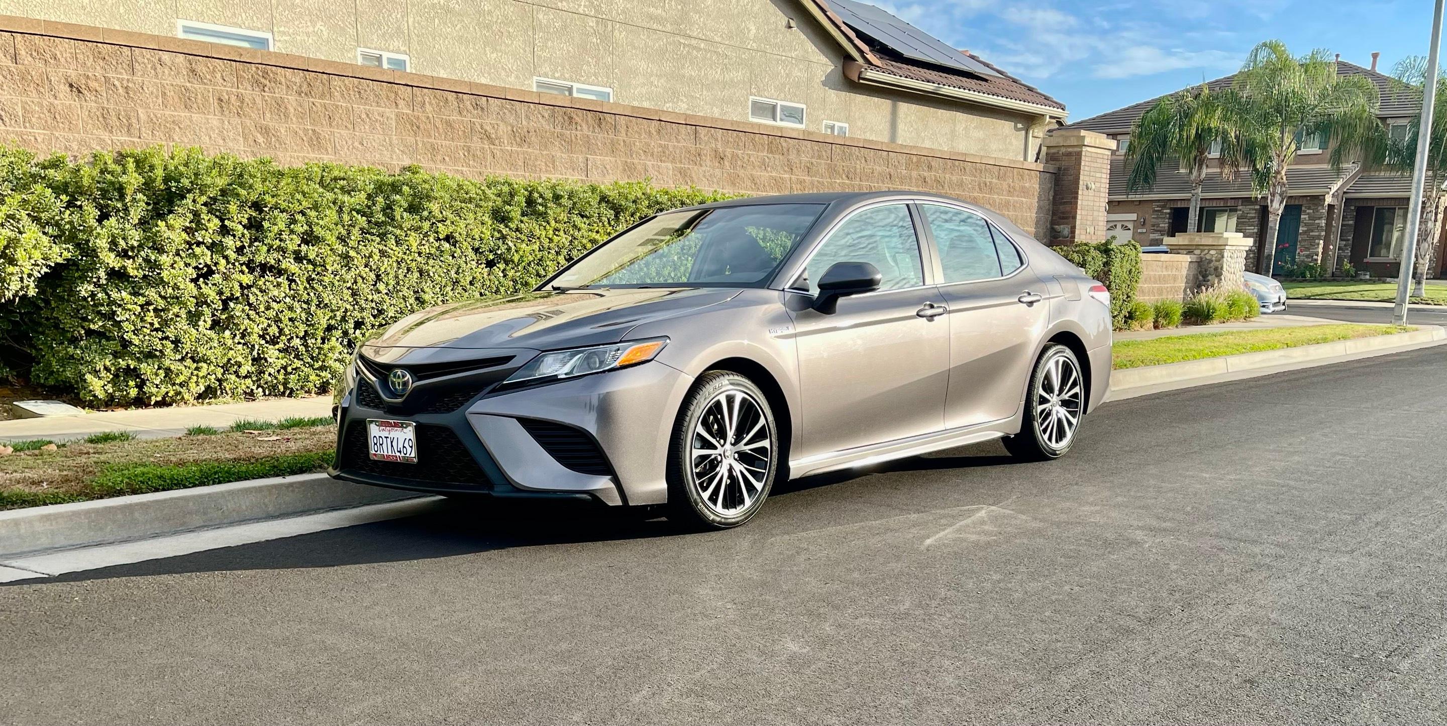 Toyota Camry Hybrid 2020 in Clovis, CA