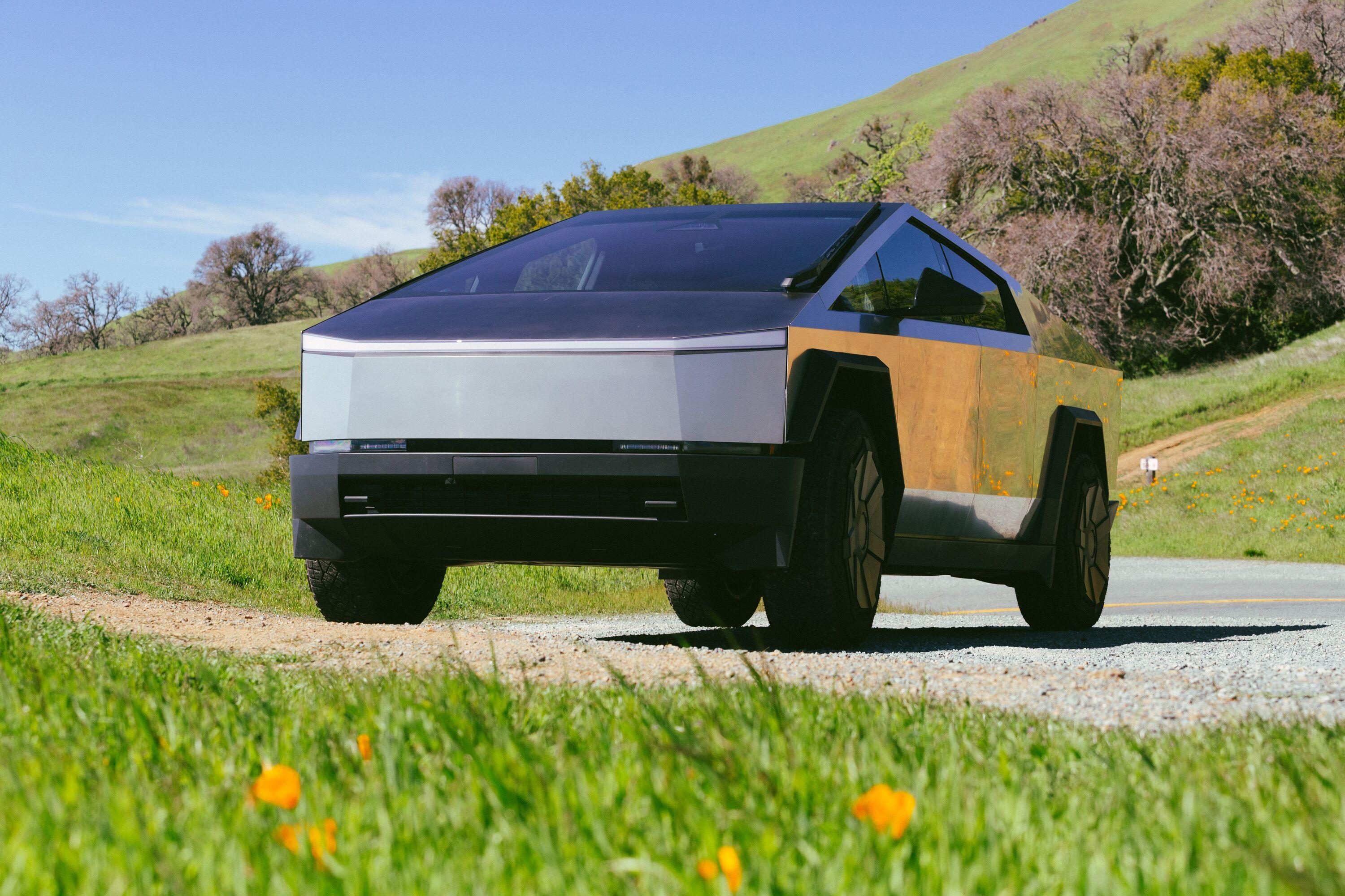 Tesla Cybertruck 2024 in Kent, WA