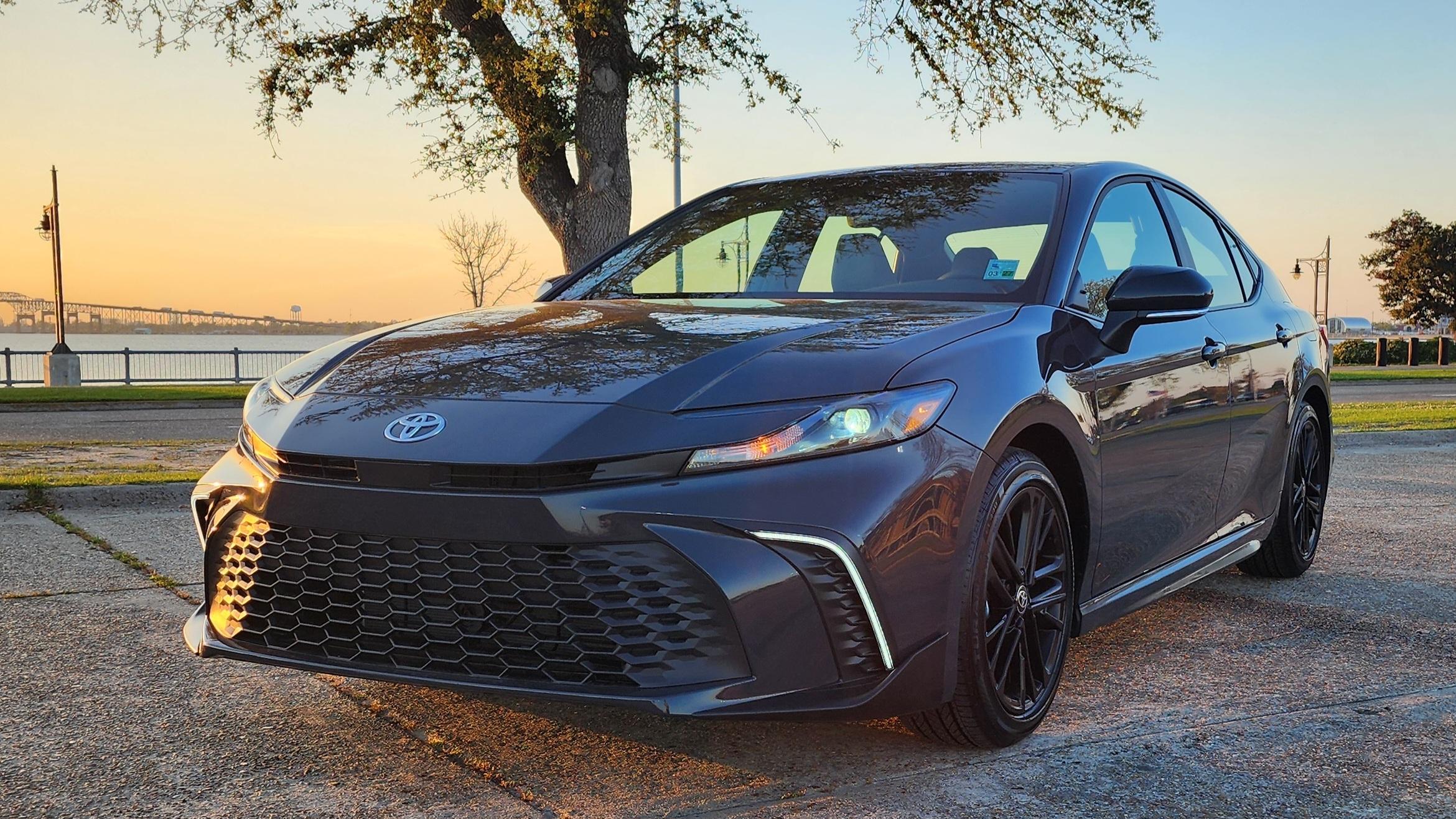 Toyota Camry Hybrid 2025 in Lake Charles, LA