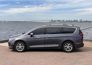 Chrysler Pacifica car