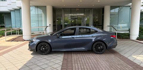 Toyota Camry Hybrid 2026