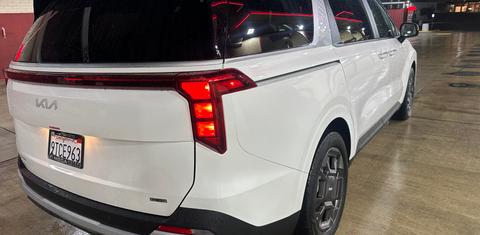 Kia Carnival Hybrid 2025