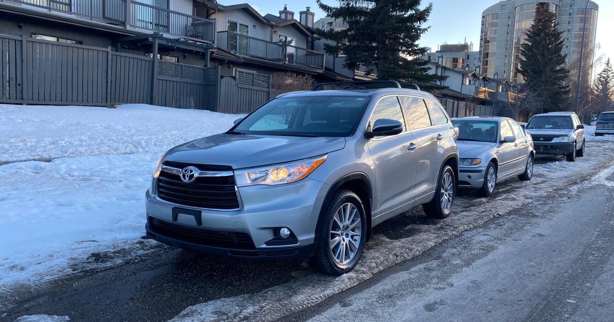Toyota Highlander 2016 rental in Calgary, AB by Fernando C. Turo