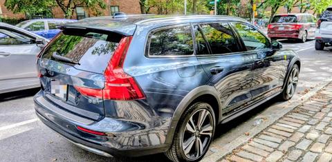 Volvo V60 Cross Country 2023