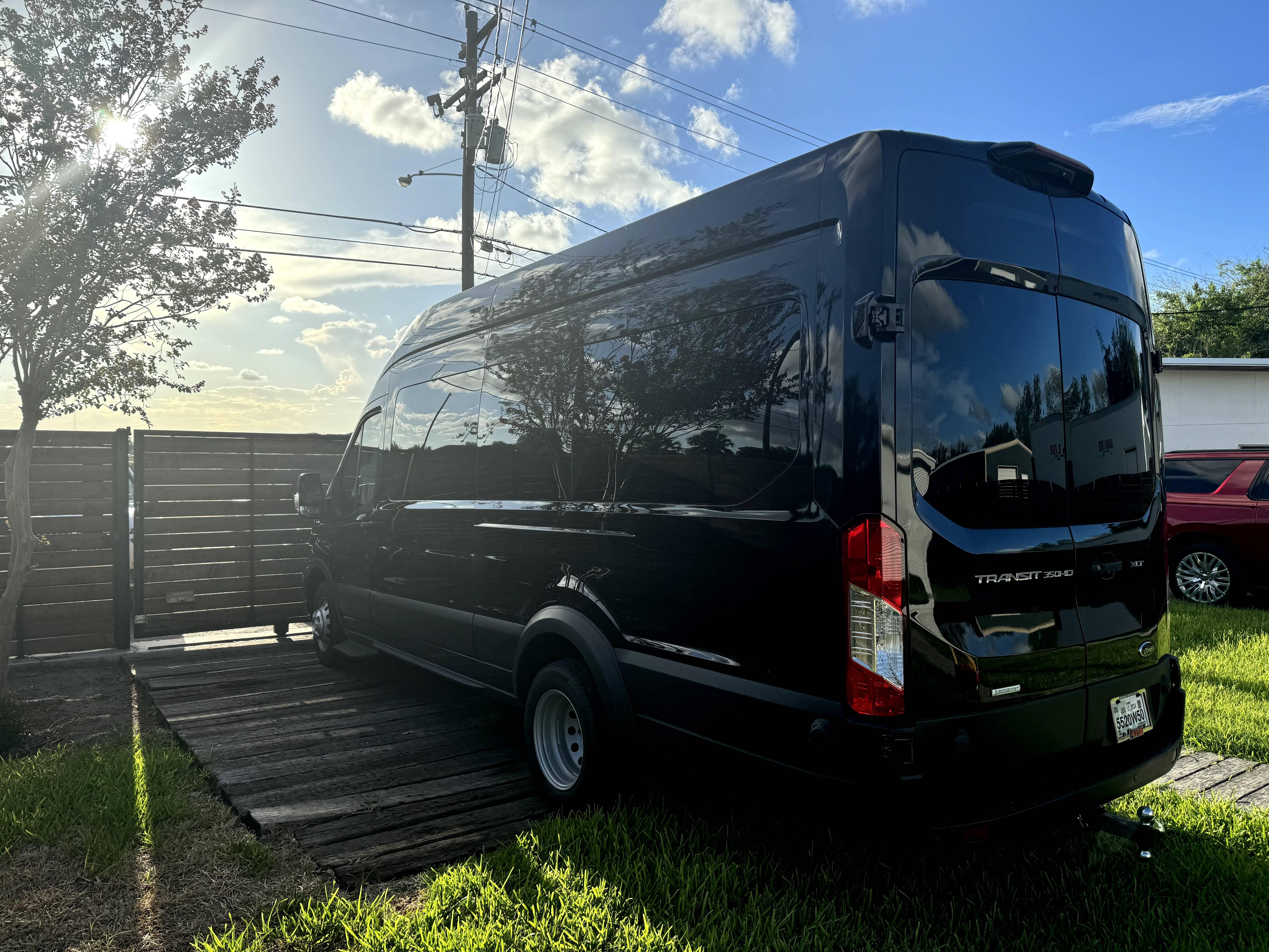 Ford Transit 2024 in San Juan, TX