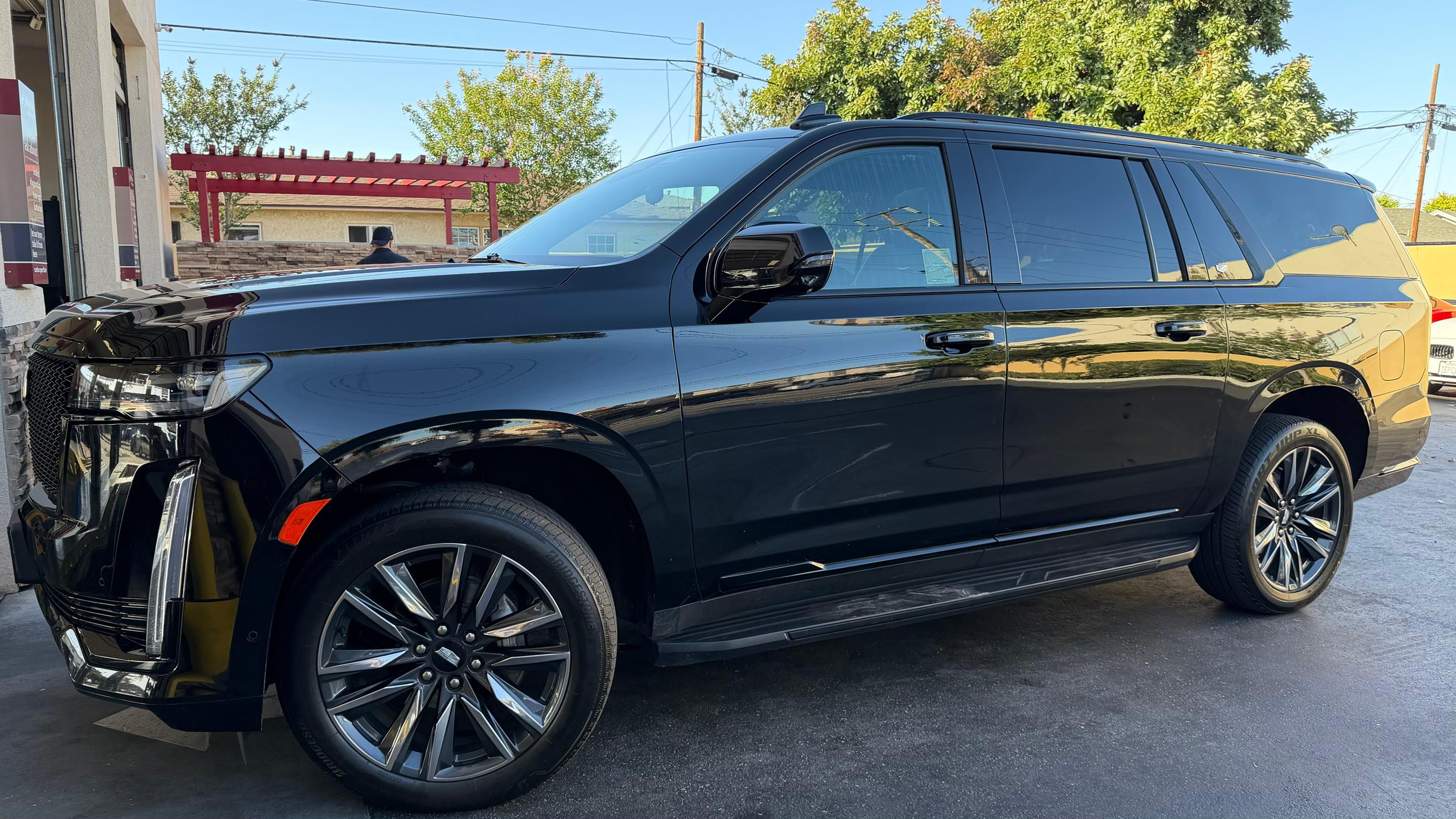 Cadillac Escalade ESV 2024 in 