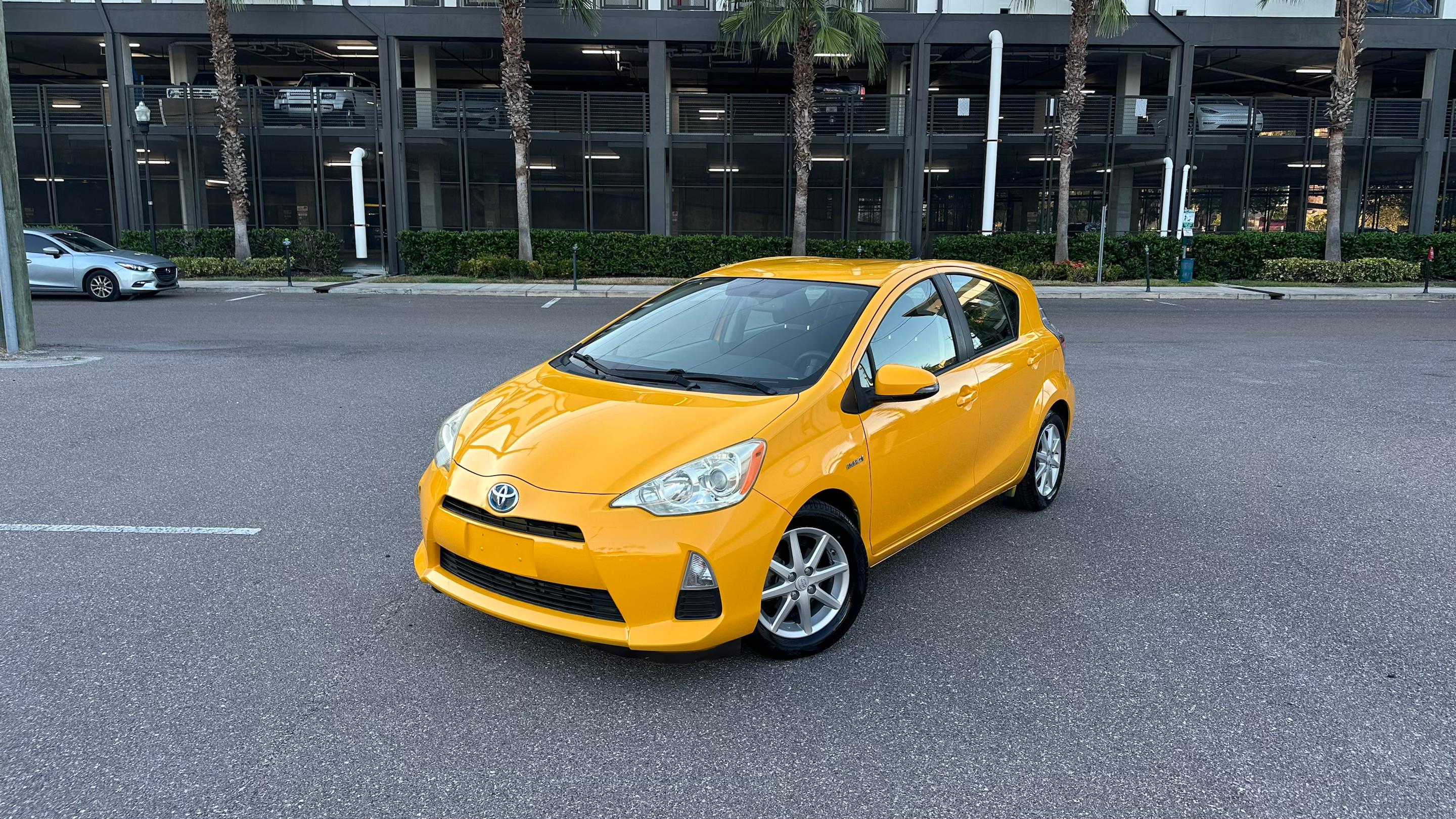 Toyota Prius c 2014 in 