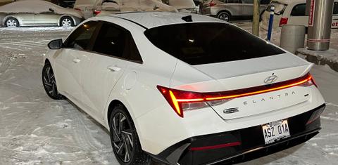 Hyundai Elantra Hybrid 2025