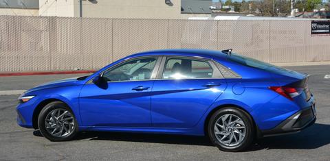 Hyundai Elantra 2024