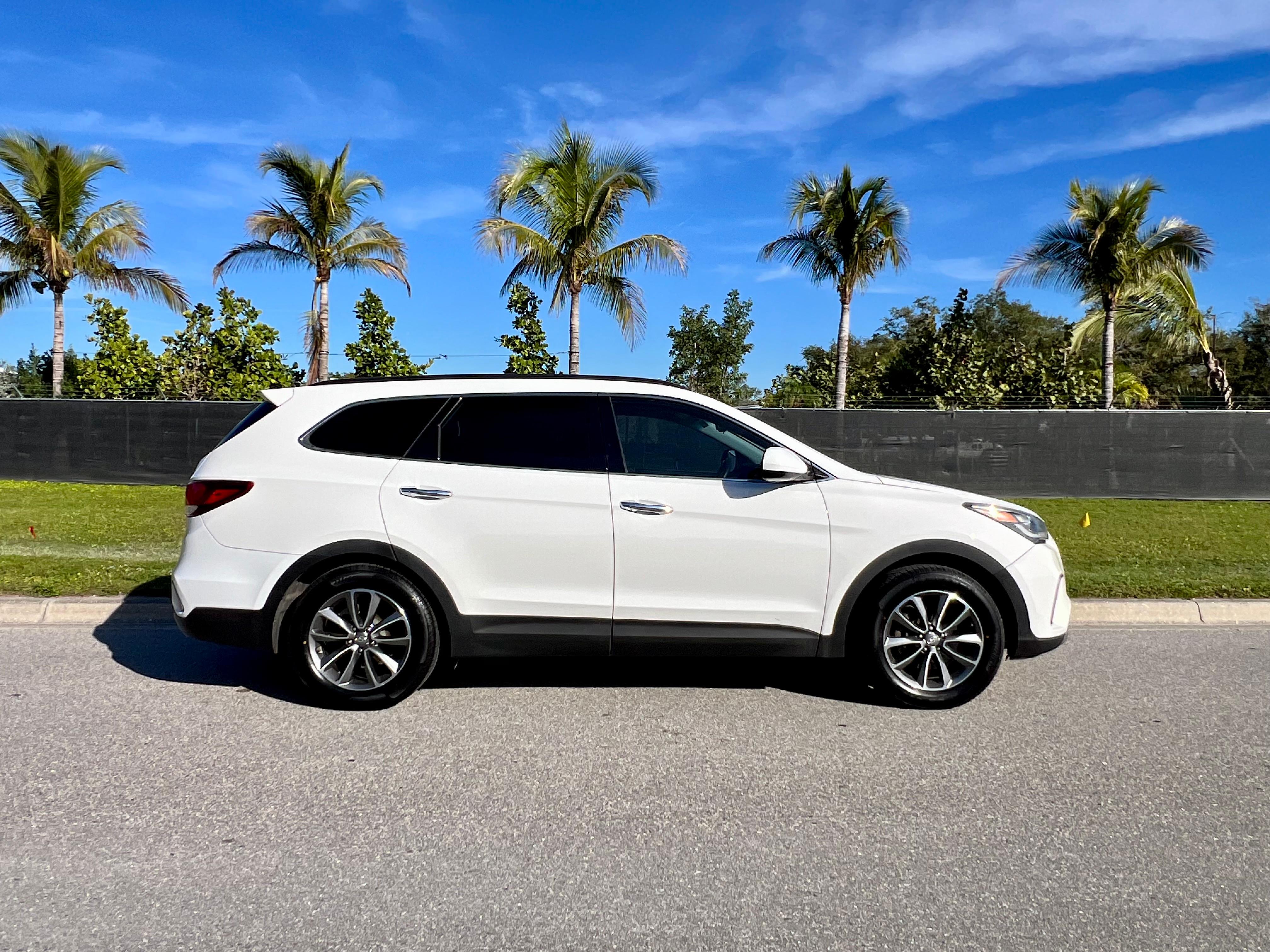Hyundai Santa Fe 2017 in Sarasota, FL