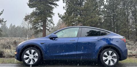 Tesla Model Y 2024