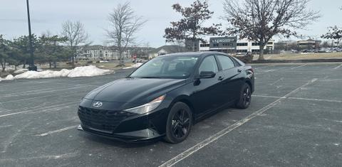 Hyundai Elantra 2022