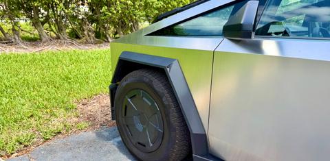 Tesla Cybertruck 2025