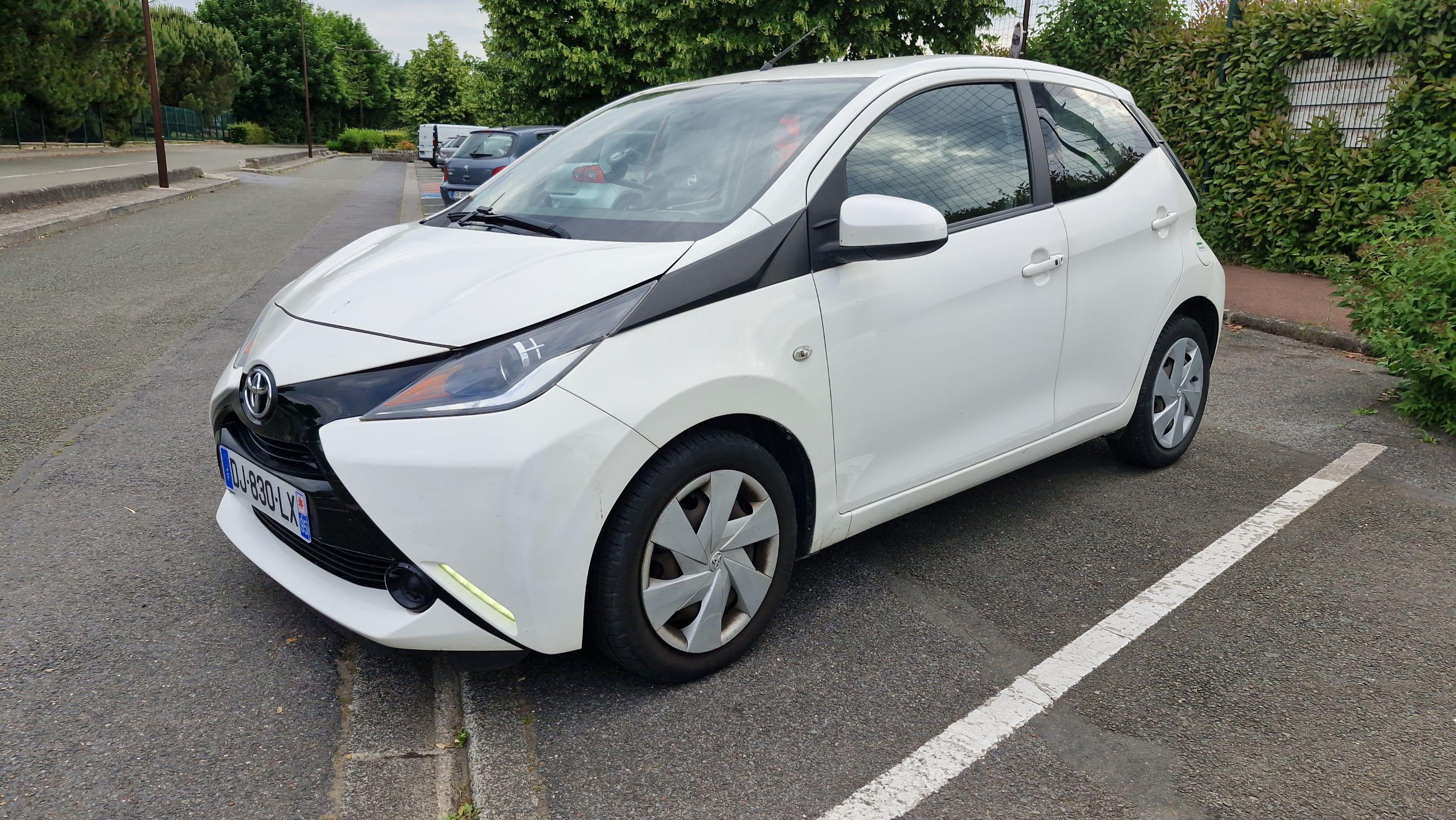 Toyota AYGO 2014 à Roissy-en-France