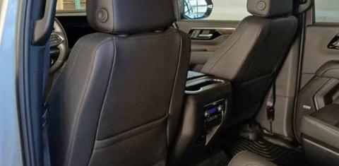 Chevrolet Suburban 2025