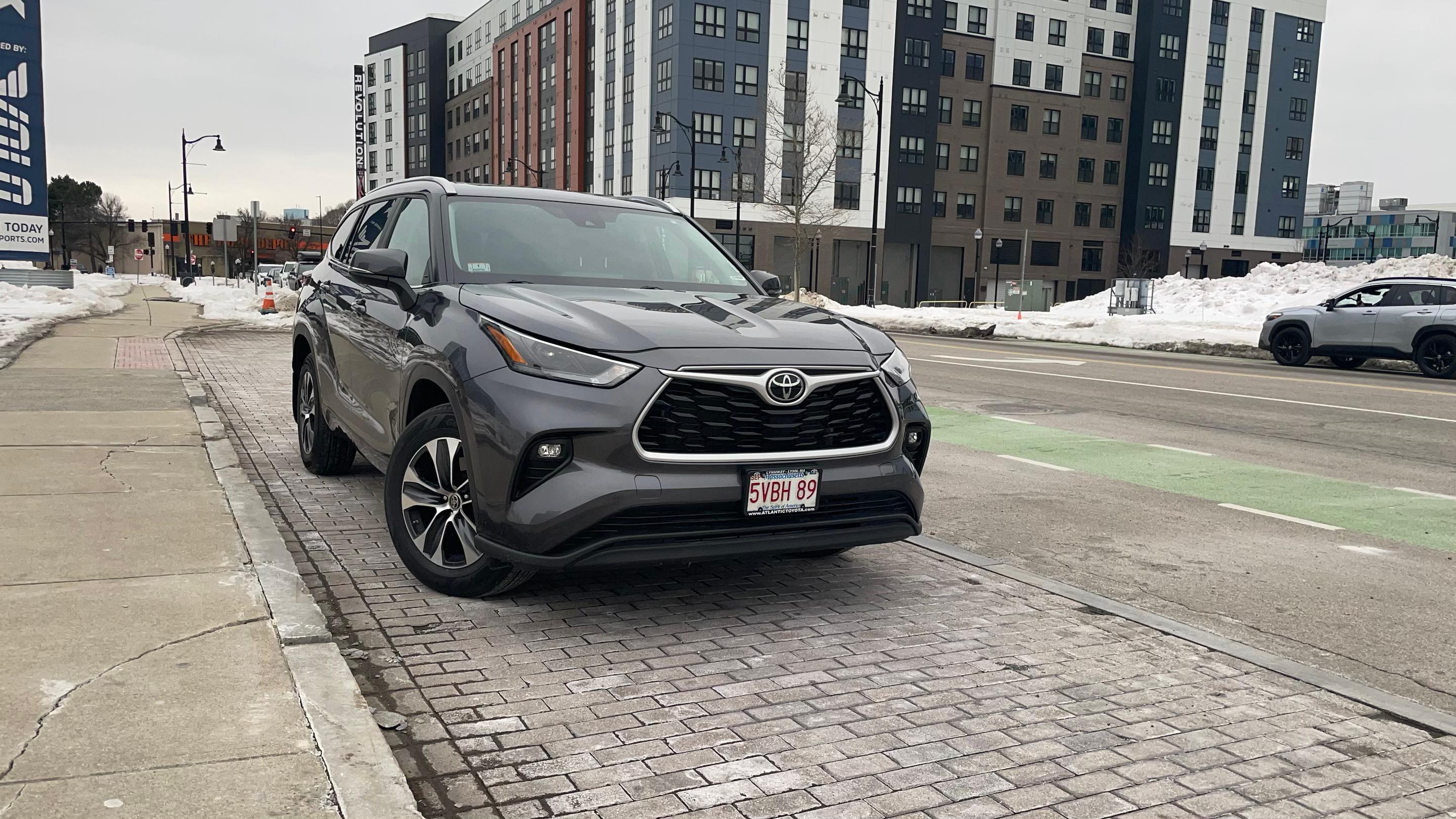 Toyota Highlander 2024 in Saugus, MA