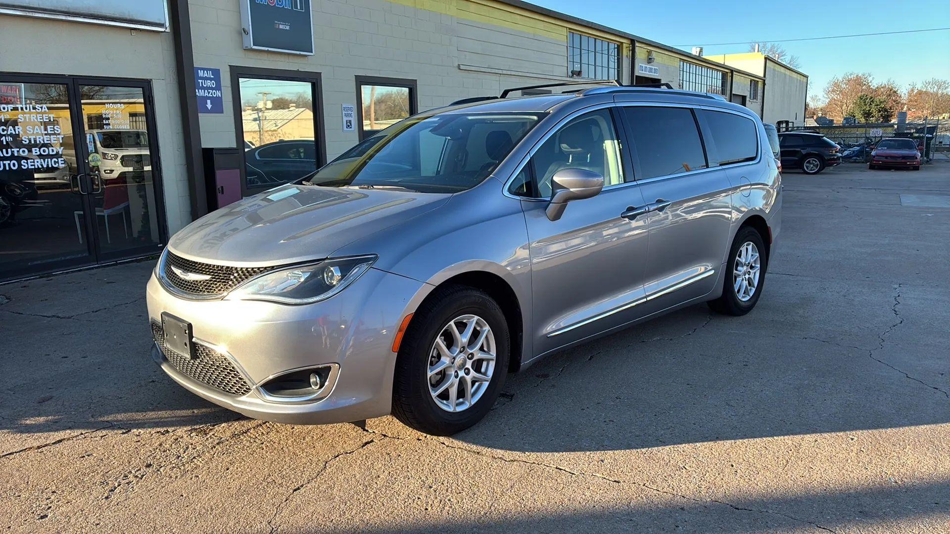 Chrysler Pacifica 2020 in Tulsa, OK