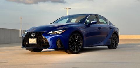Lexus IS 2025