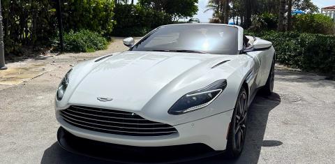 Aston Martin DB11 2019