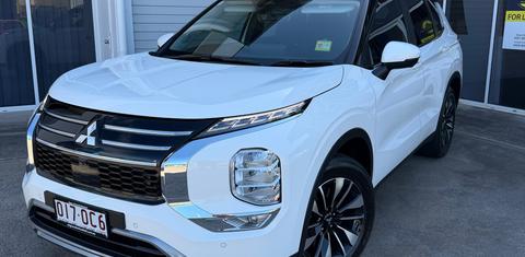 Mitsubishi OUTLANDER 2025