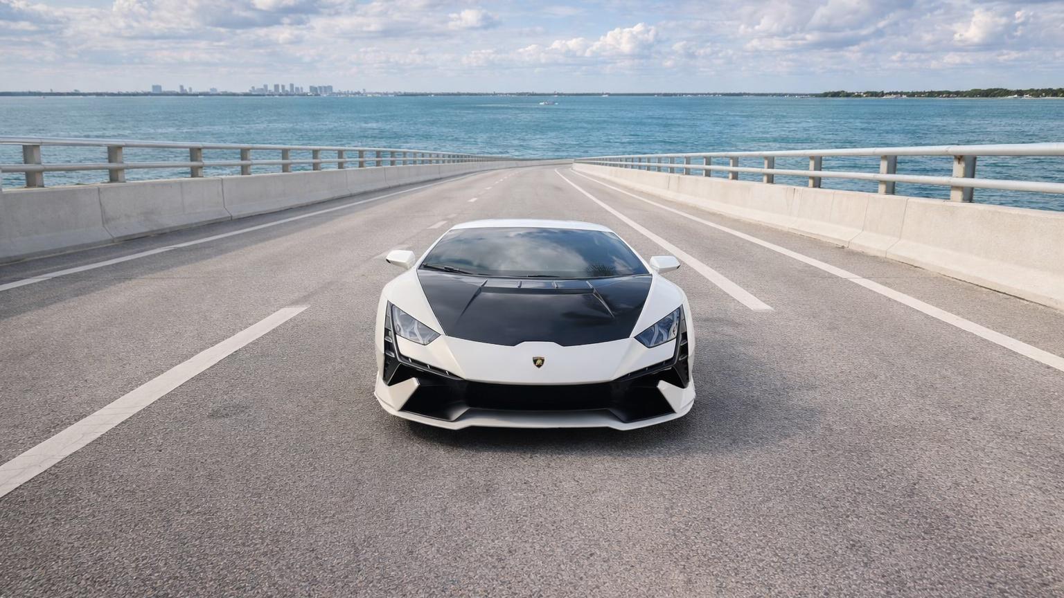 Lamborghini Huracan Tecnica 2023 in 