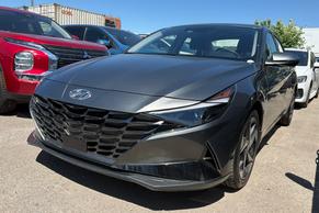 Hyundai Elantra 2022 in Calgary
