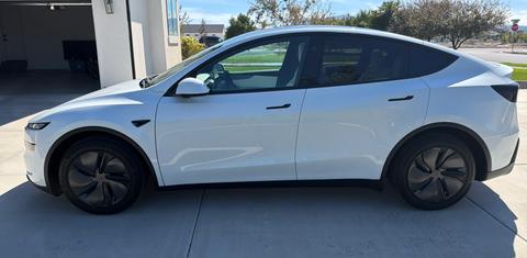 Tesla Model Y 2026