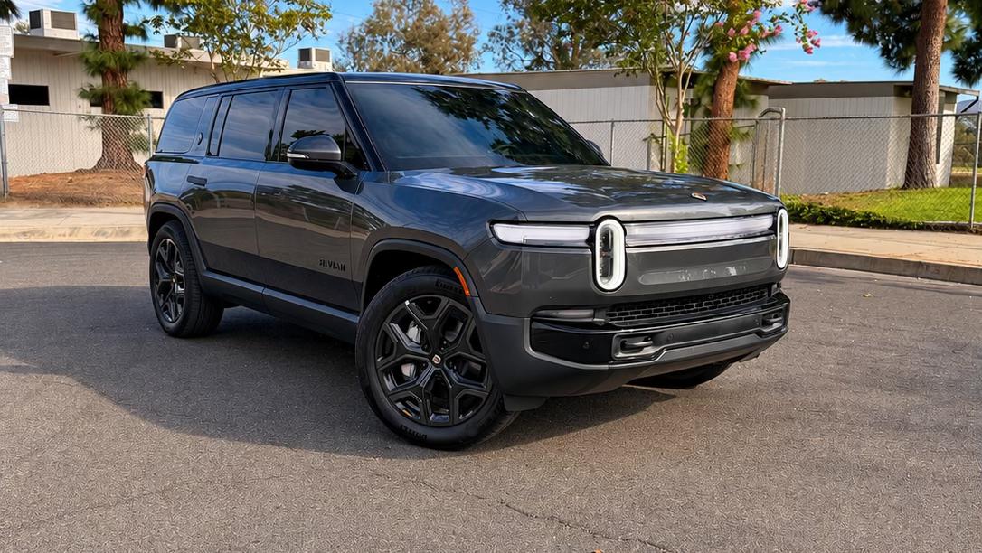 Rivian R1S 2026 in Yorba Linda, CA