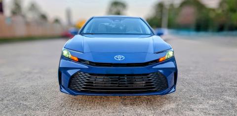 Toyota Camry Hybrid 2025