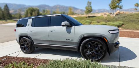Rivian R1S 2025