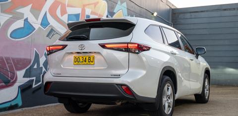 Toyota KLUGER 2025