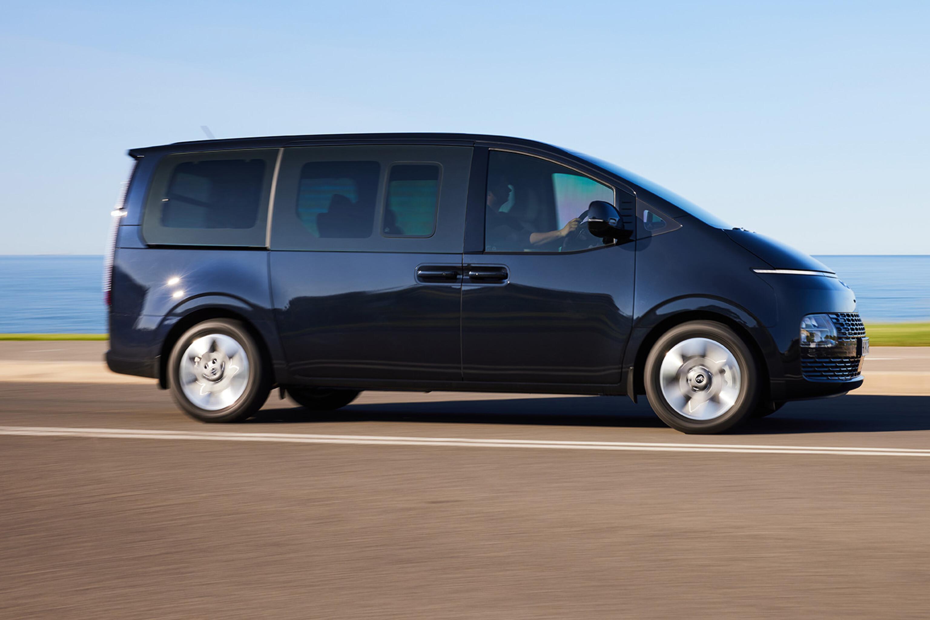 Hyundai STARIA 2023 in North Melbourne