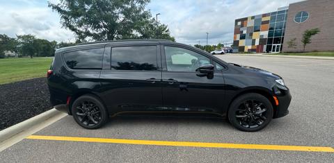 Chrysler Pacifica 2023