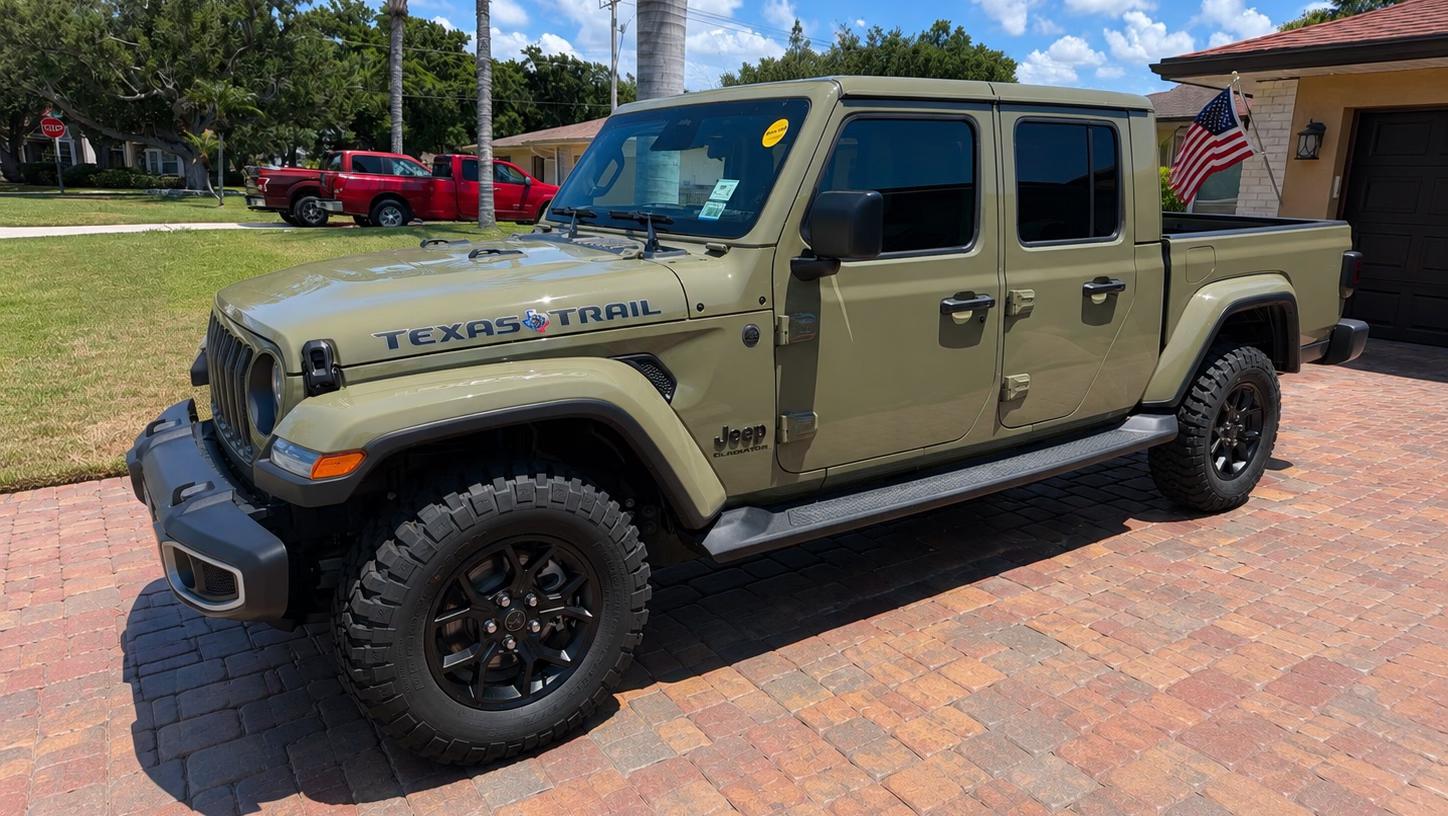Jeep Gladiator 2026 in Palmetto, FL